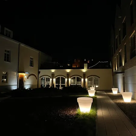Old Town Apartment *