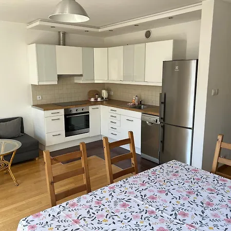 Old Town Apartment *